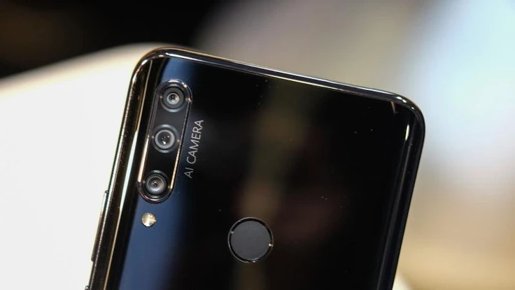 Trên tay nhanh mẫu smartphone có camera 48 MP, giá 6,2 triệu