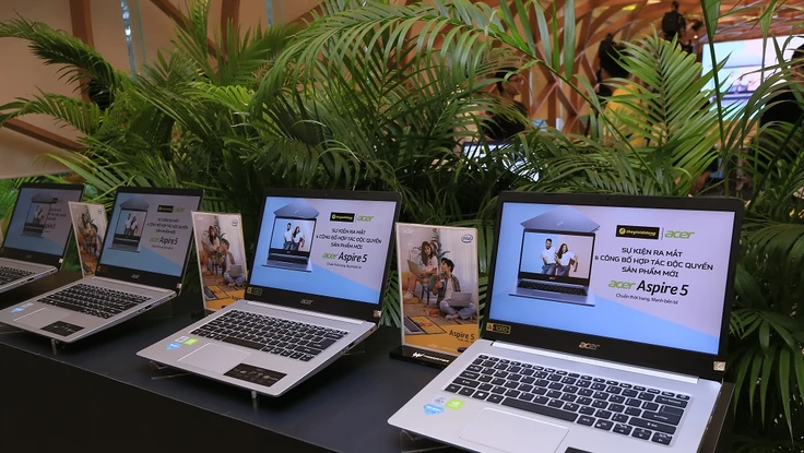 Bộ đôi laptop tầm trung với thời lượng pin lên đến 7 tiếng