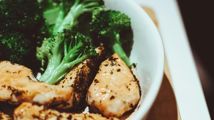 Những sai lầm nhiều người mắc phải khi áp dụng chế độ ăn giàu protein 