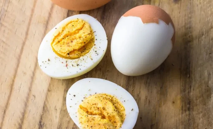 4 loại thực phẩm giàu protein giúp xây dựng cơ bắp săn chắc sau tuổi 60