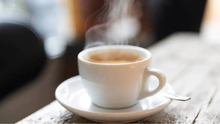 Vì sao trà nóng trong ngày hè lại giúp cơ thể mát hơn? 