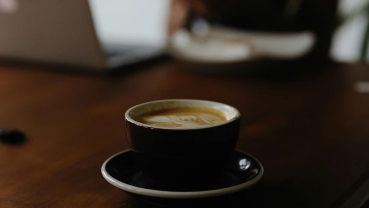 Chỉ uống cà phê thay bữa sáng: Sai lầm phổ biến nhưng ít ai để ý