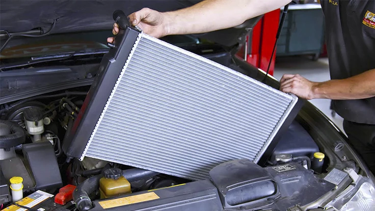 Két nước bị tắc không chỉ là lỗi nhỏ: Nguy cơ gây sôi máy và hỏng động cơ