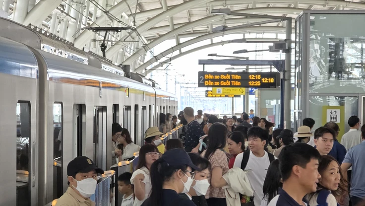 Những con số ấn tượng của metro số 1 trong ngày đầu năm 2026