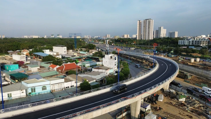 TP.HCM 'nghĩ khác, làm khác' để tháo điểm nghẽn hạ tầng giao thông