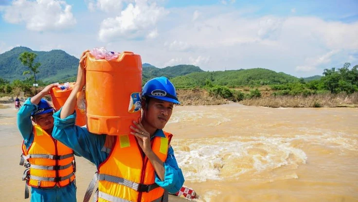 Nhà mạng huy động nhân sự 'khủng' ứng phó bão số 5