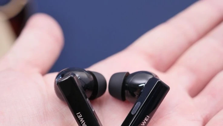 Tai nghe FreeBuds Pro 'cháy hàng' trong ngày mở bán