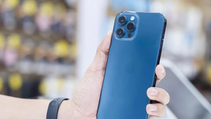 iPhone 12 Pro Max màu Pacific Blue và Graphite về ồ ạt