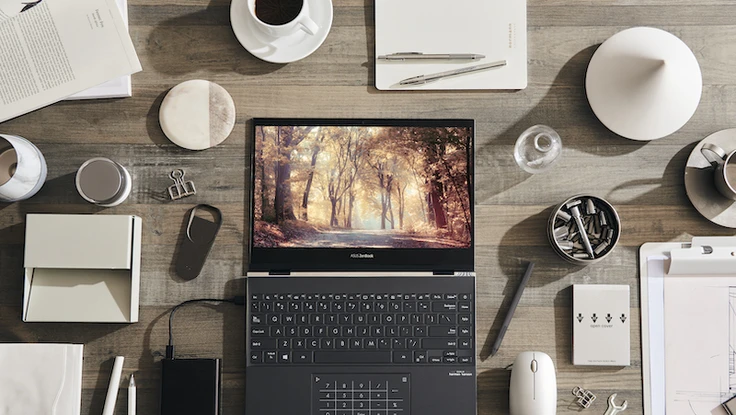 Lộ diện mẫu laptop trang bị màn hình OLED xoay gập 360 độ 