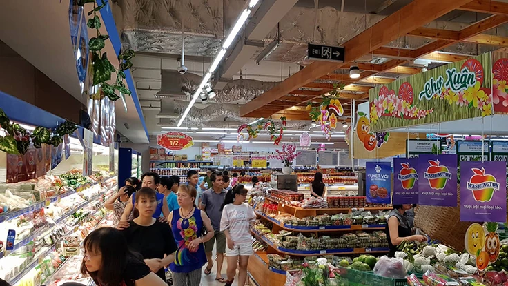 Khách hàng mua sắm đầu năm được lì xì