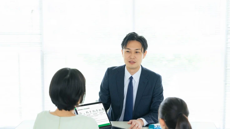 Vì sao nhân sự ngành bất động sản, ngân hàng chuyển sang tư vấn bảo hiểm?