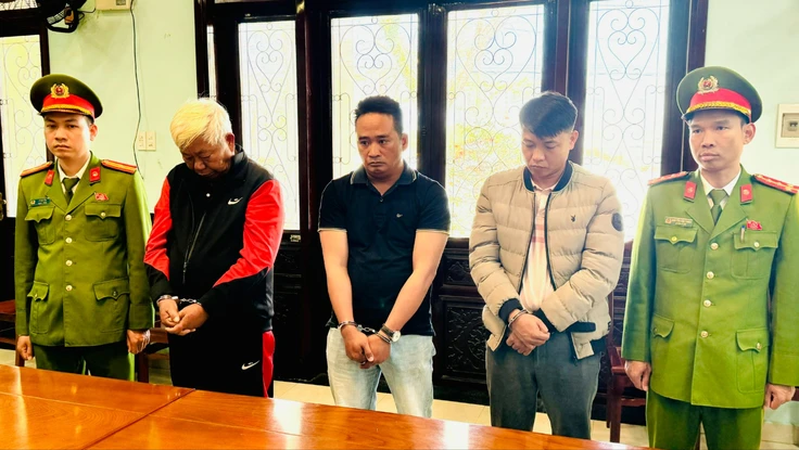 Giám đốc và 2 thuộc cấp bị khởi tố vì khai thác khoáng sản trái phép