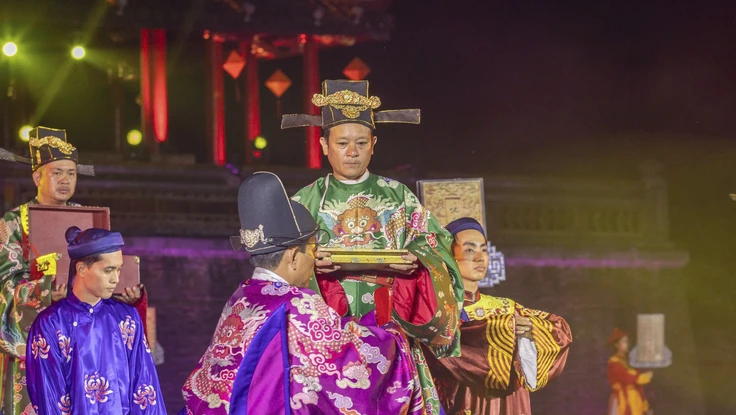 Đêm rằm tháng Giêng, nghe tiếng lòng của các vị vua giữa cố đô Huế