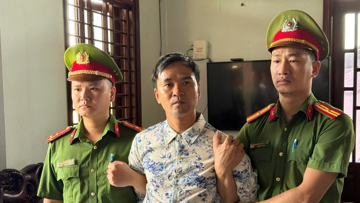 Livestream xúc phạm cán bộ trên mạng, chủ tiệm cây cảnh ở Huế bị bắt