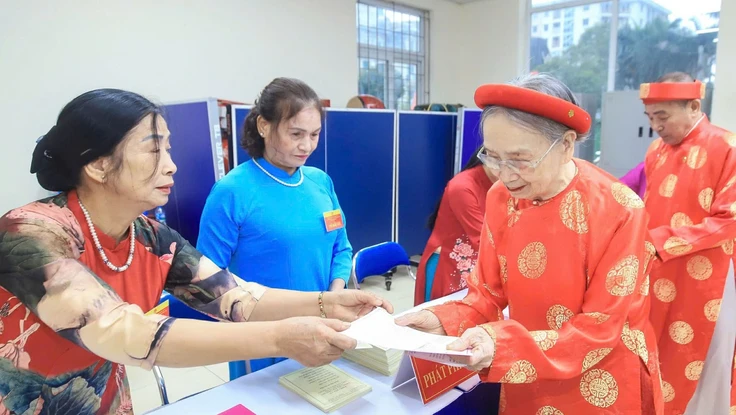 Cử tri mọi miền Tổ quốc nô nức bầu cử Đại biểu Quốc hội và Hội đồng Nhân dân các cấp khóa mới