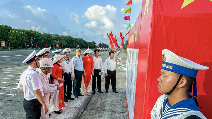 Cử tri mọi miền Tổ quốc nô nức bầu cử Đại biểu Quốc hội và Hội đồng Nhân dân các cấp khóa mới