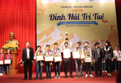 Cuộc thi “Đỉnh núi trí tuệ” hút người tham gia