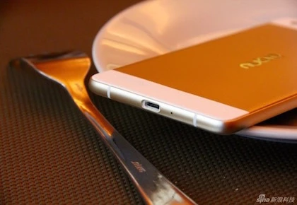 Xuất hiện thêm smartphone siêu mỏng