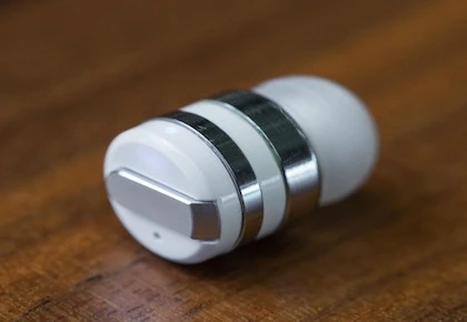 Độc đáo tai nghe bluetooth siêu nhẹ