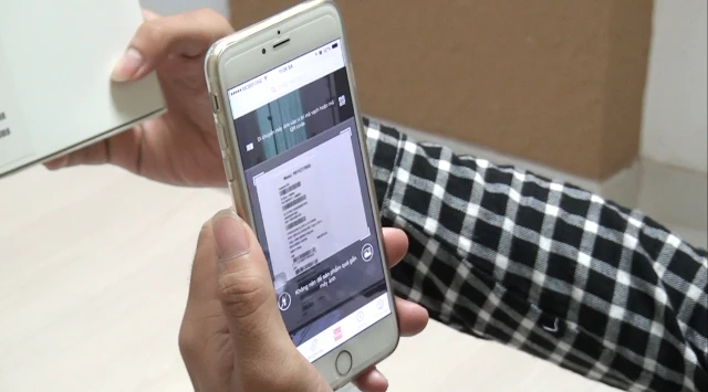 Thoát khỏi ma trận hàng giả bằng smartphone