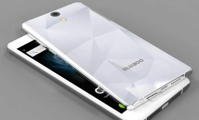 Cùng chiêm ngưỡng chiếc smartphone 3D đầu tiên