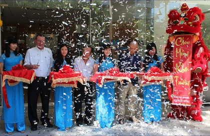 Khởi nghiệp cùng Microsoft và đối tác