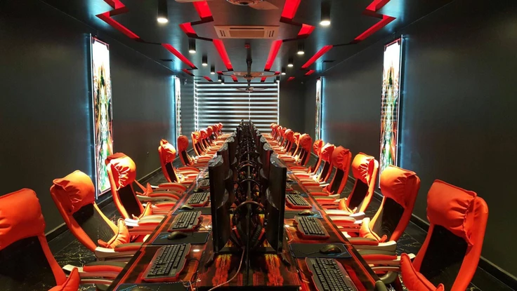 Lộ diện phòng máy 'khủng' nhất miền Bắc