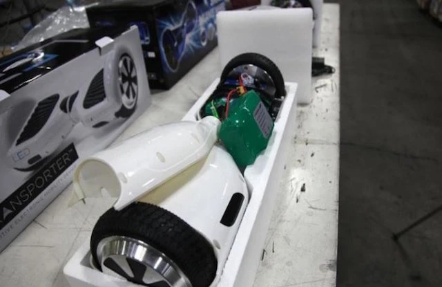 Mỹ tạm giữ hơn 16.000 chiếc xe điện cân bằng giả