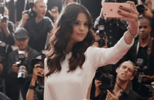 Bổ sung thêm đèn flash cho camera trước của iPhone