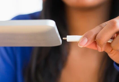 Bị điện giật chết vì sử dụng smartphone khi đang sạc