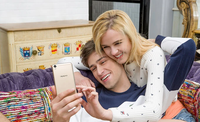 Smartphone có camera trước 16MP được bán tại Việt Nam