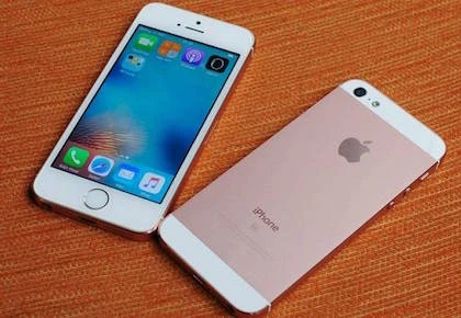 iPhone SE và 5S có khả năng chống nước hơn 15 phút