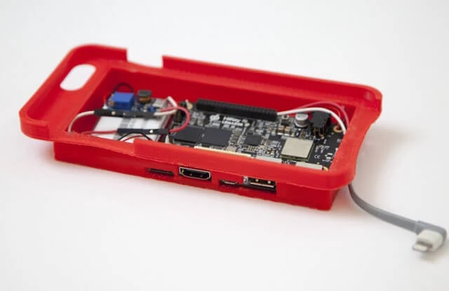 Sử dụng Android trên iPhone nhờ ốp lưng 'ma thuật'