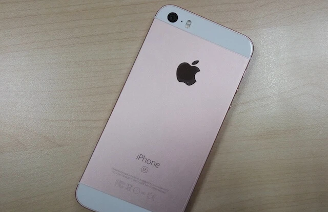 iPhone SE 'cháy hàng' tại nhiều địa điểm