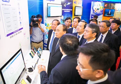 Khai trương dịch vụ di động vệ tinh VinaPhone-S