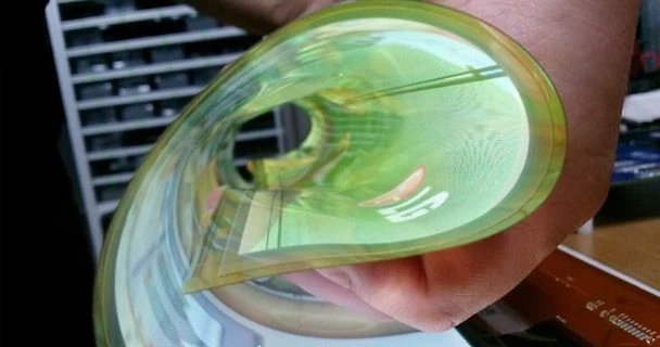 iPhone sắp tới sẽ sử dụng màn hình có thể gấp cong