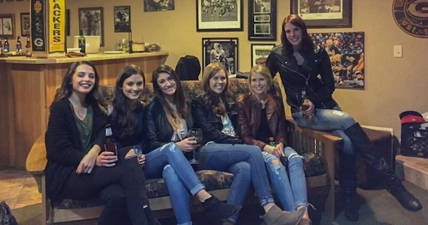 Bức ảnh ‘cô gái thiếu chân’ gây nhiều tranh cãi