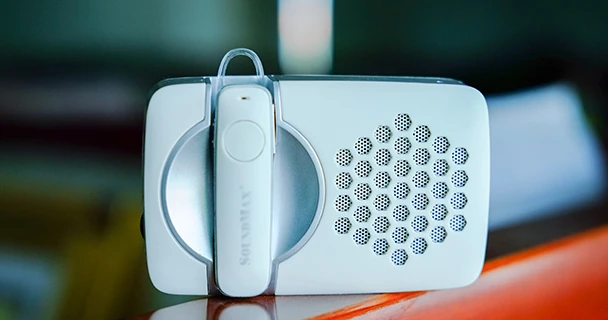 Độc đáo tai nghe Bluetooth sử dụng năng lượng mặt trời