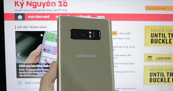 Trên tay Samsung Note 8 đầu tiên về Việt Nam