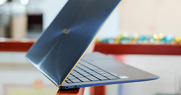 Đánh giá nhanh laptop siêu mỏng Asus Zenbook 3 Deluxe
