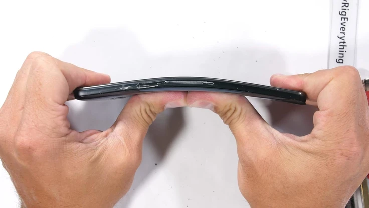 HTC U12 Plus gây thất vọng khi kiểm tra độ bền