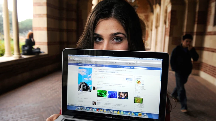 Đừng để mất tài khoản Facebook vì nhìn nhầm