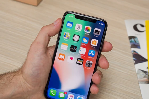 Người dùng lo lắng khi iPhone X chính thức bị khai tử