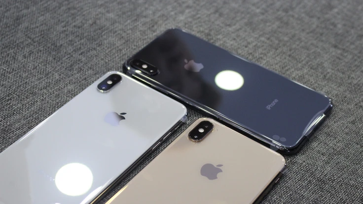 Trên tay nhanh iPhone XS Max đầu tiên tại VN giá 35 triệu đồng