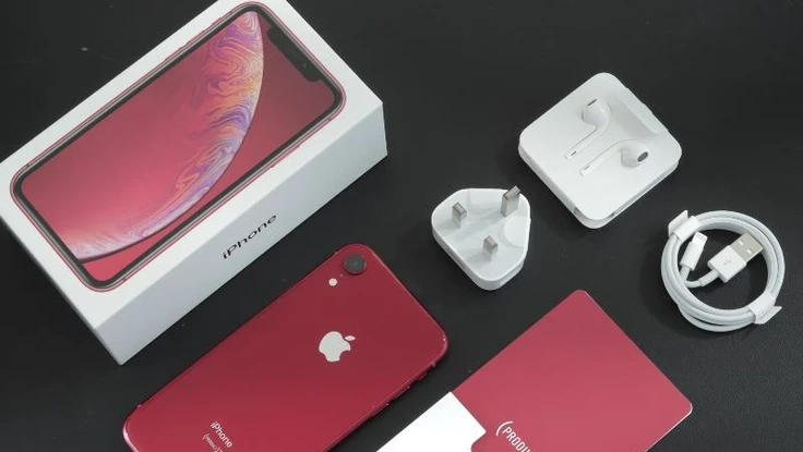 Trên tay iPhone XR tại Việt Nam với giá 20,9 triệu đồng
