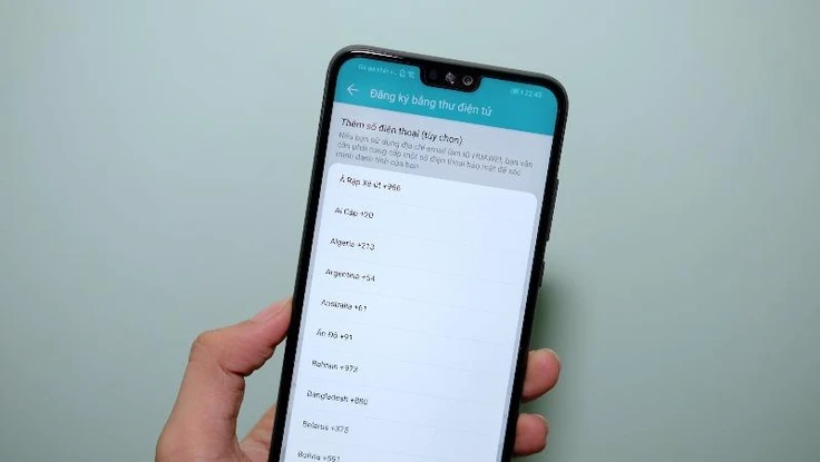 Huawei bị tố làm khó người dùng Việt Nam?