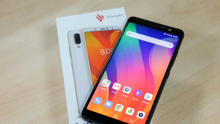 Trên tay chiếc smartphone thương hiệu Việt Vsmart Active 1 