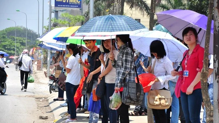 Cách hạn chế tác hại của tia cực tím khi đi ra đường