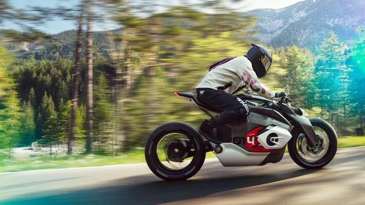 Ngất ngây với mẫu xe máy điện siêu hầm hố Vision DC Roadster