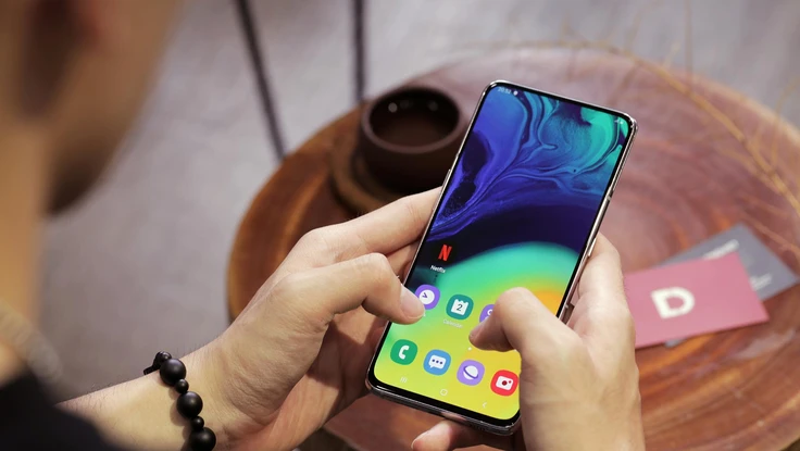 Samsung Galaxy A80 giảm gần 4 triệu đồng trong ngày đầu mở bán